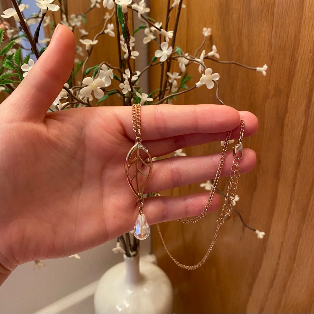 ‼️Crystal + Gold Leaf Necklace‼️